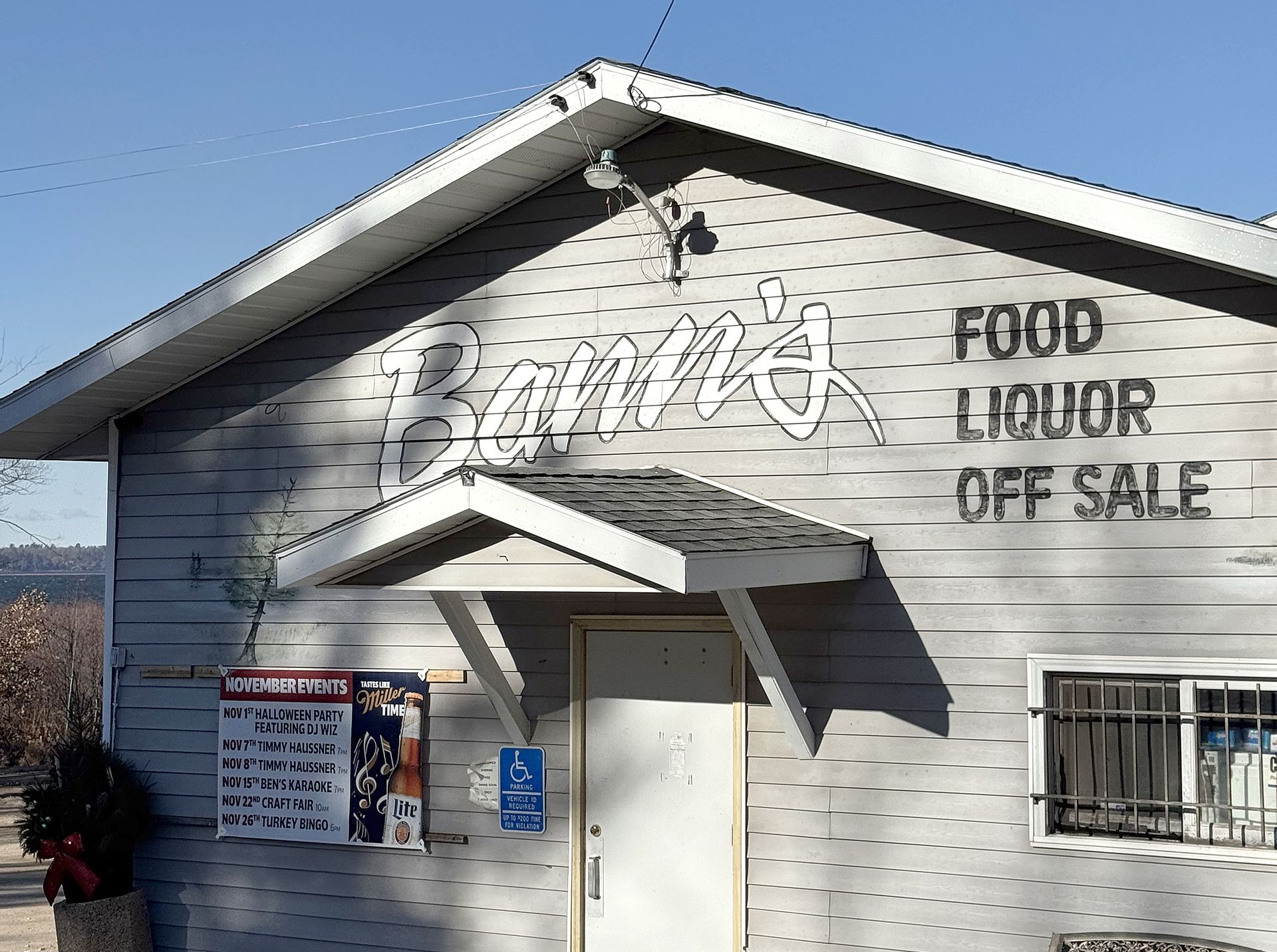 Bann's Bar & Restaurant on Lake Minnewawa front door