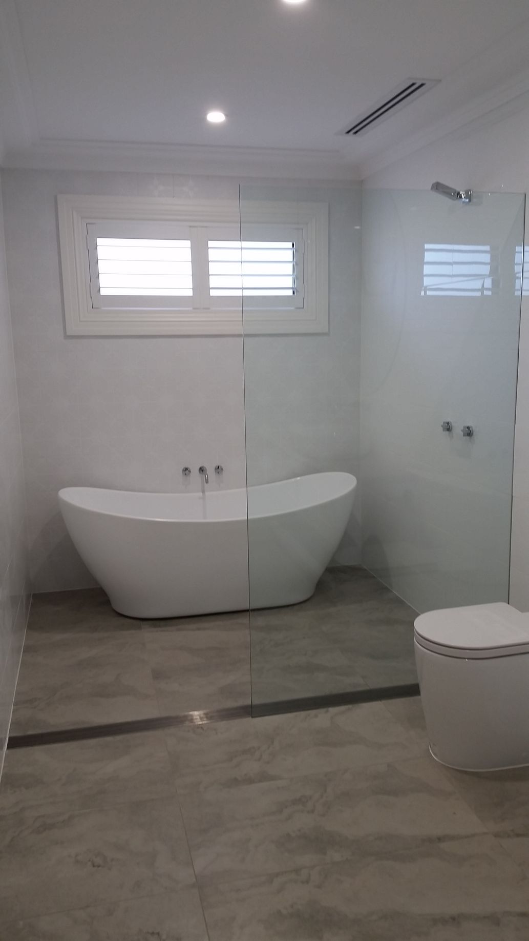 Bathtub recently fixed — All About Quality Plumbing Services In Lake Macquarie, NSW