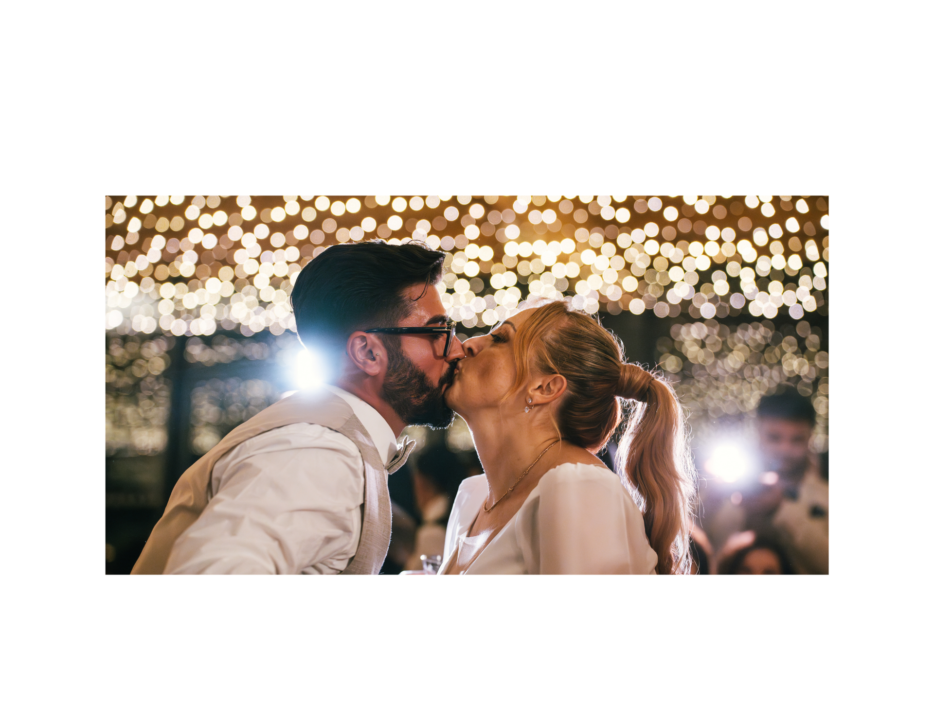 Reportage autentico per matrimoni intimi ed elopement. Fotografia naturale, discreta e senza pose.