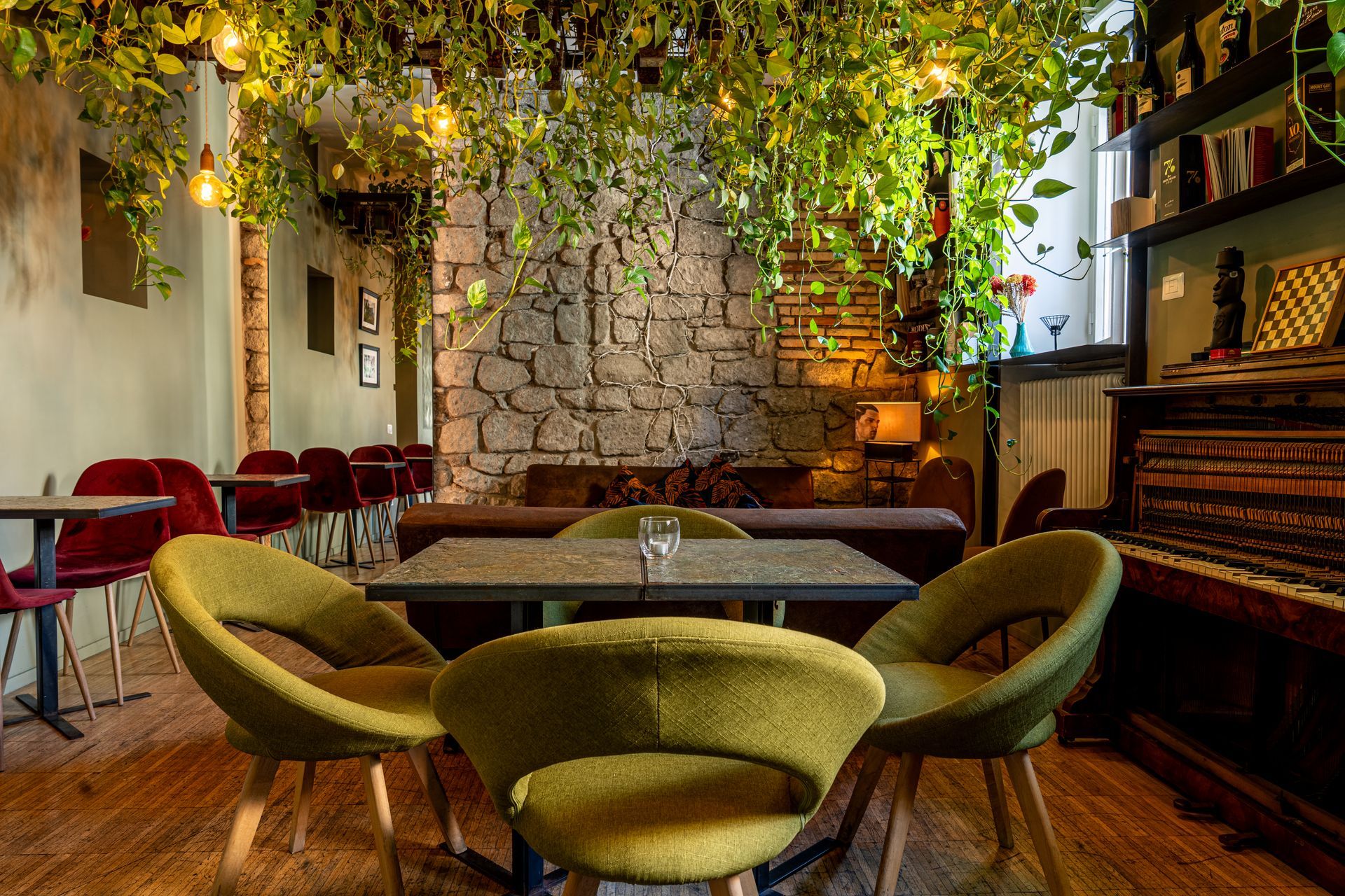 interno ristorante moderno a Grottaferrata Altro cucina e cocktail