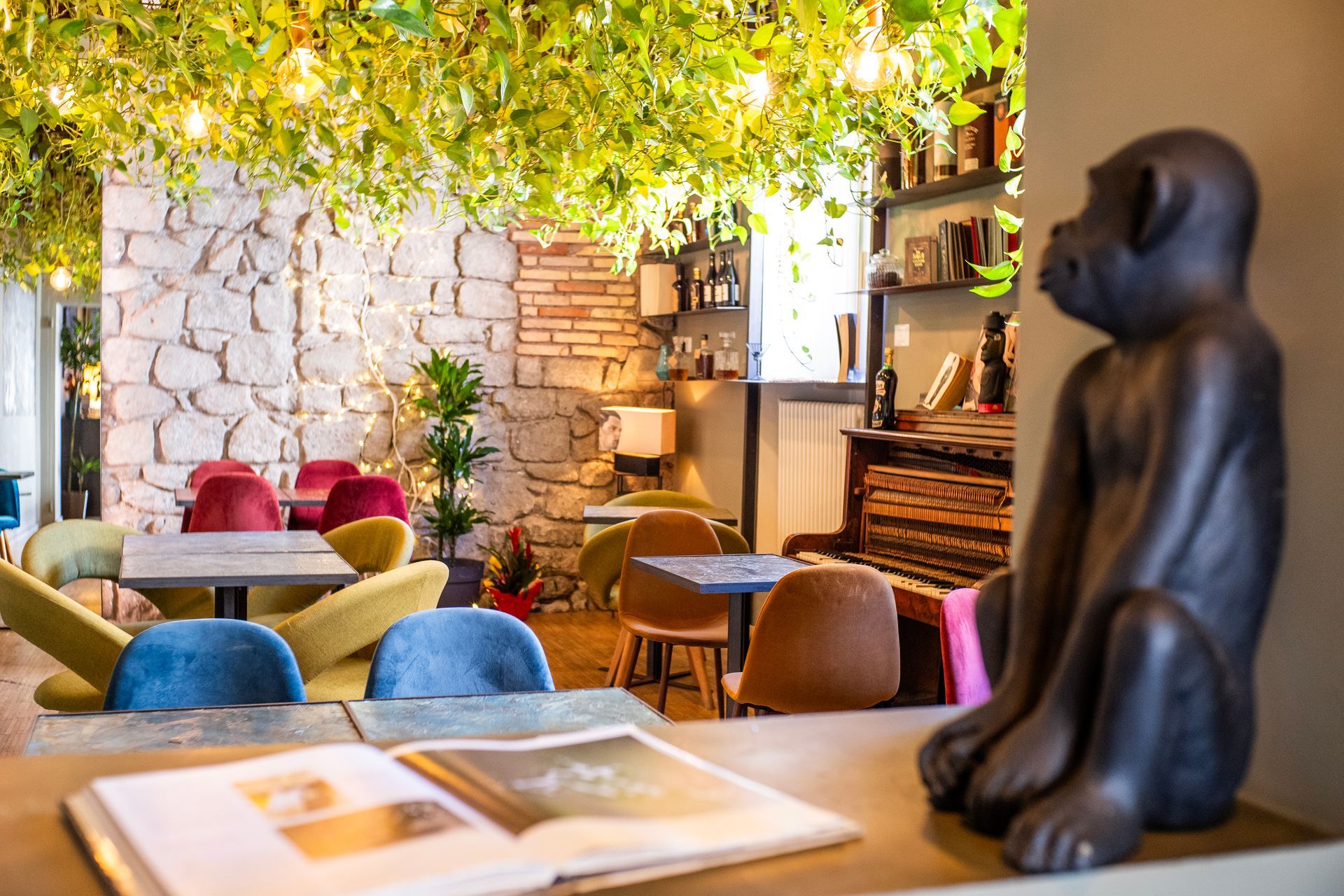 interno ristorante moderno a Grottaferrata Altro cucina e cocktail