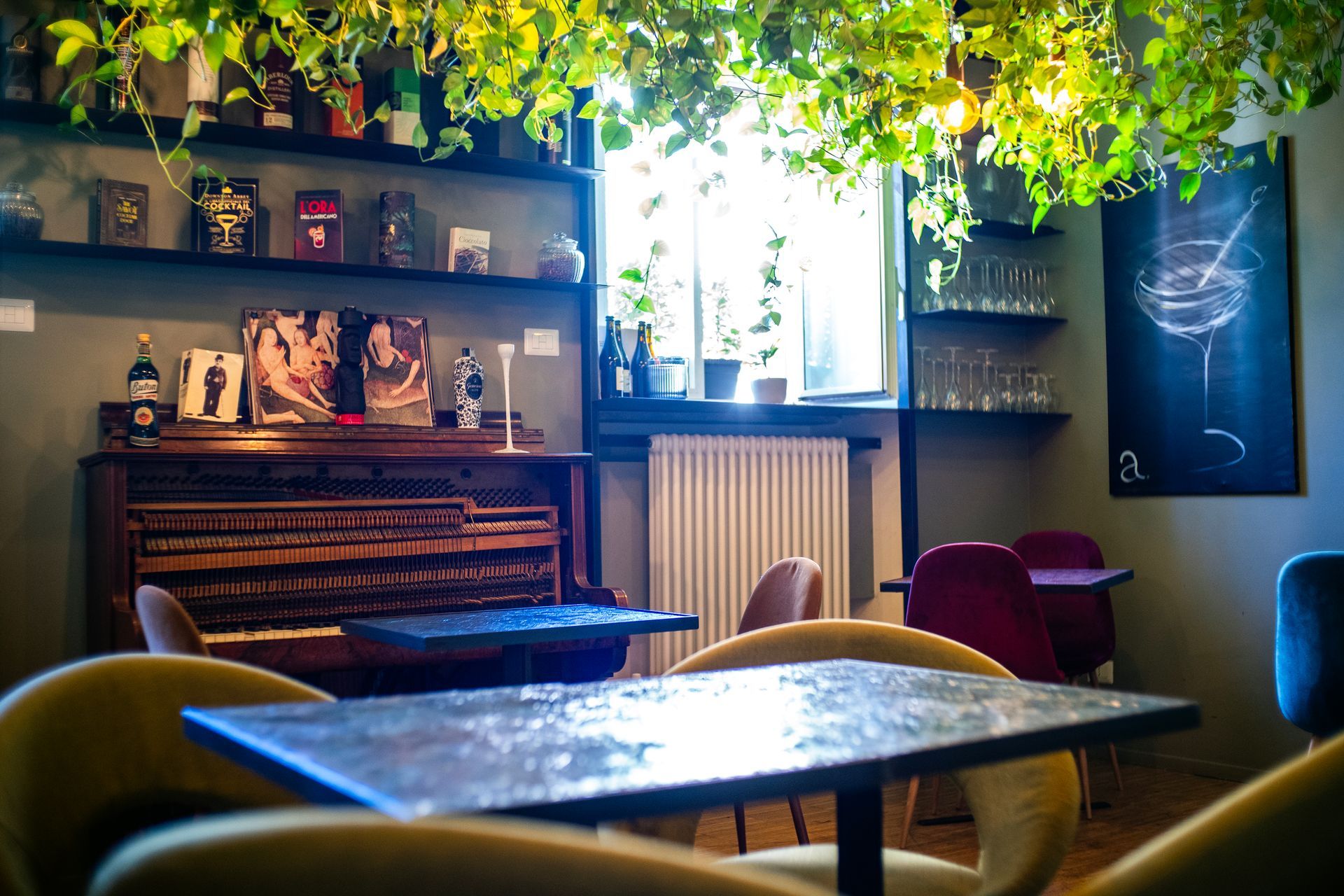 interno ristorante moderno a Grottaferrata Altro cucina e cocktail