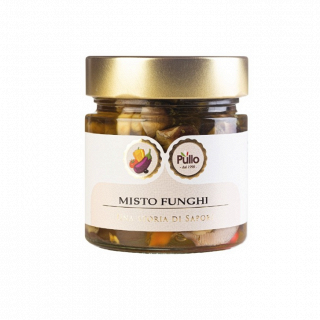 Barattolo di mix di funghi Misto Funghi con coperchio dorato ed etichetta bianca su sfondo bianco.