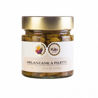 Vasetto di Pulia Melanzane a Filetti di melanzane sott'olio con coperchio dorato su sfondo bianco