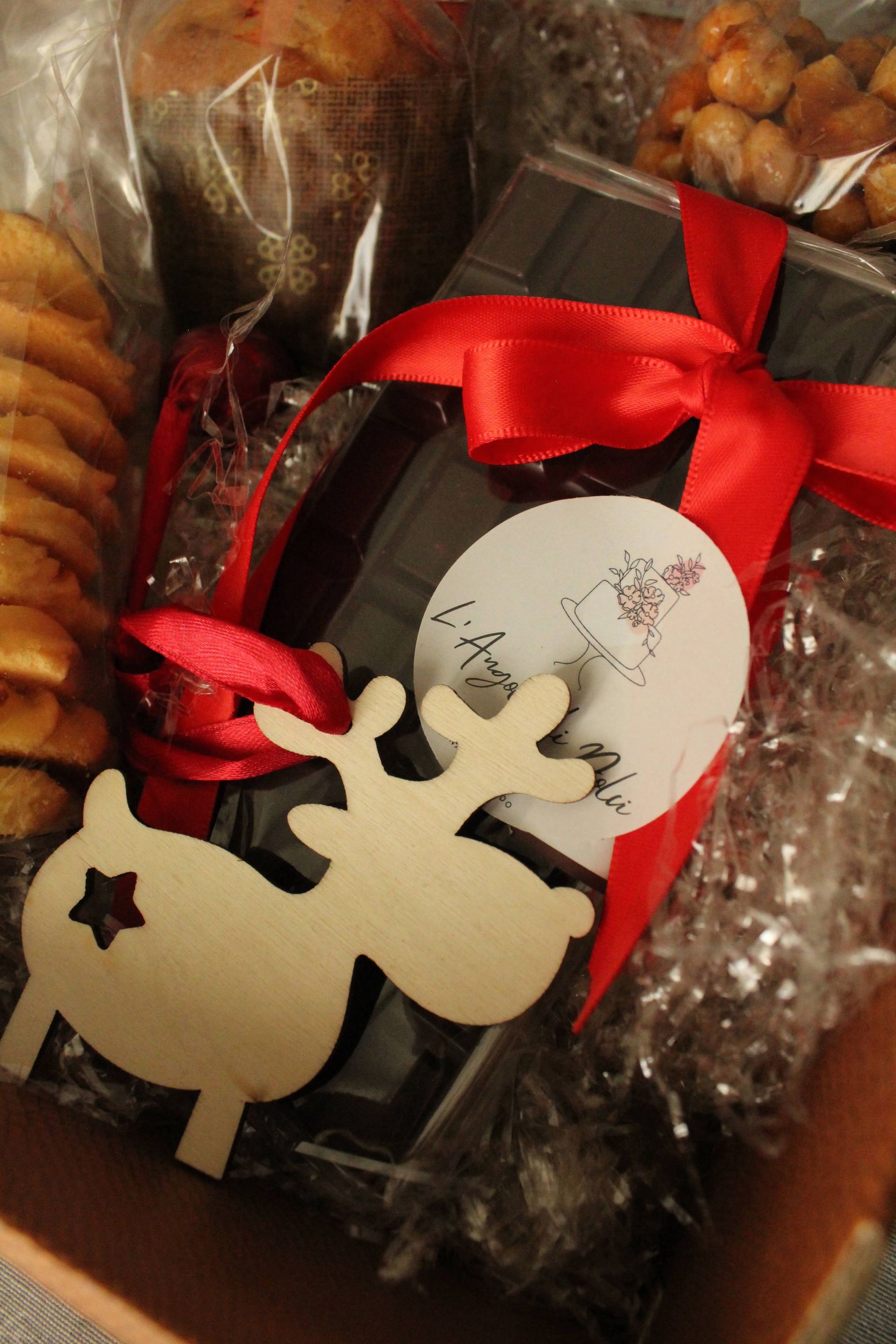 Tavoletta di cioccolato con decorazione natalizia