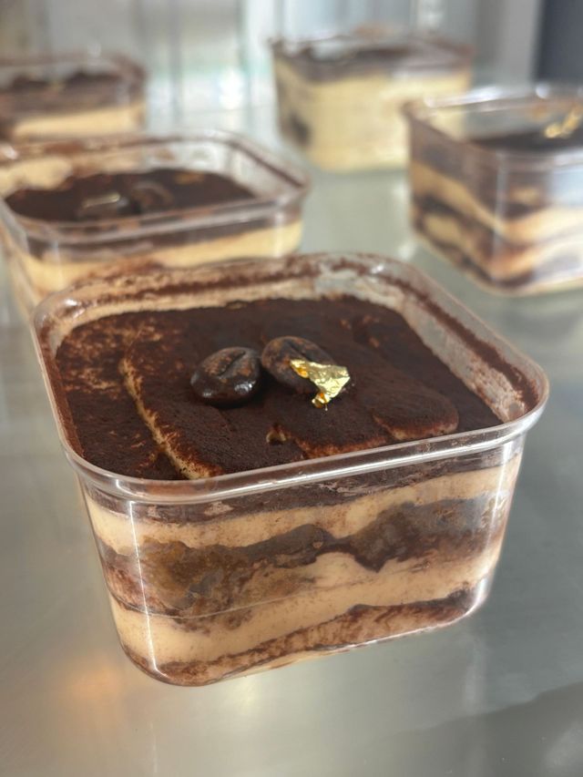 Monoporzioni di dolci artigianali della pasticceria L'Angolo dei Dolci