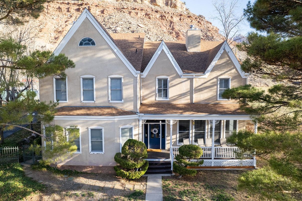 Tyler Inn at Zion Front View