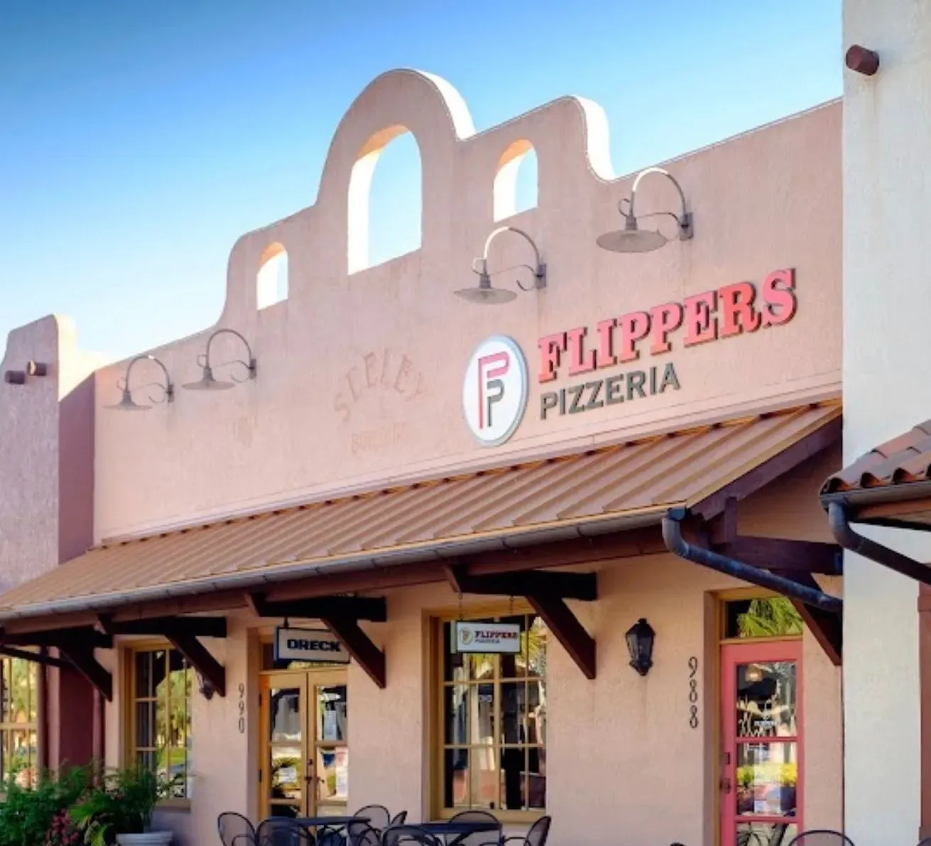 Flippers Pizza Co. I Drive in Orlando