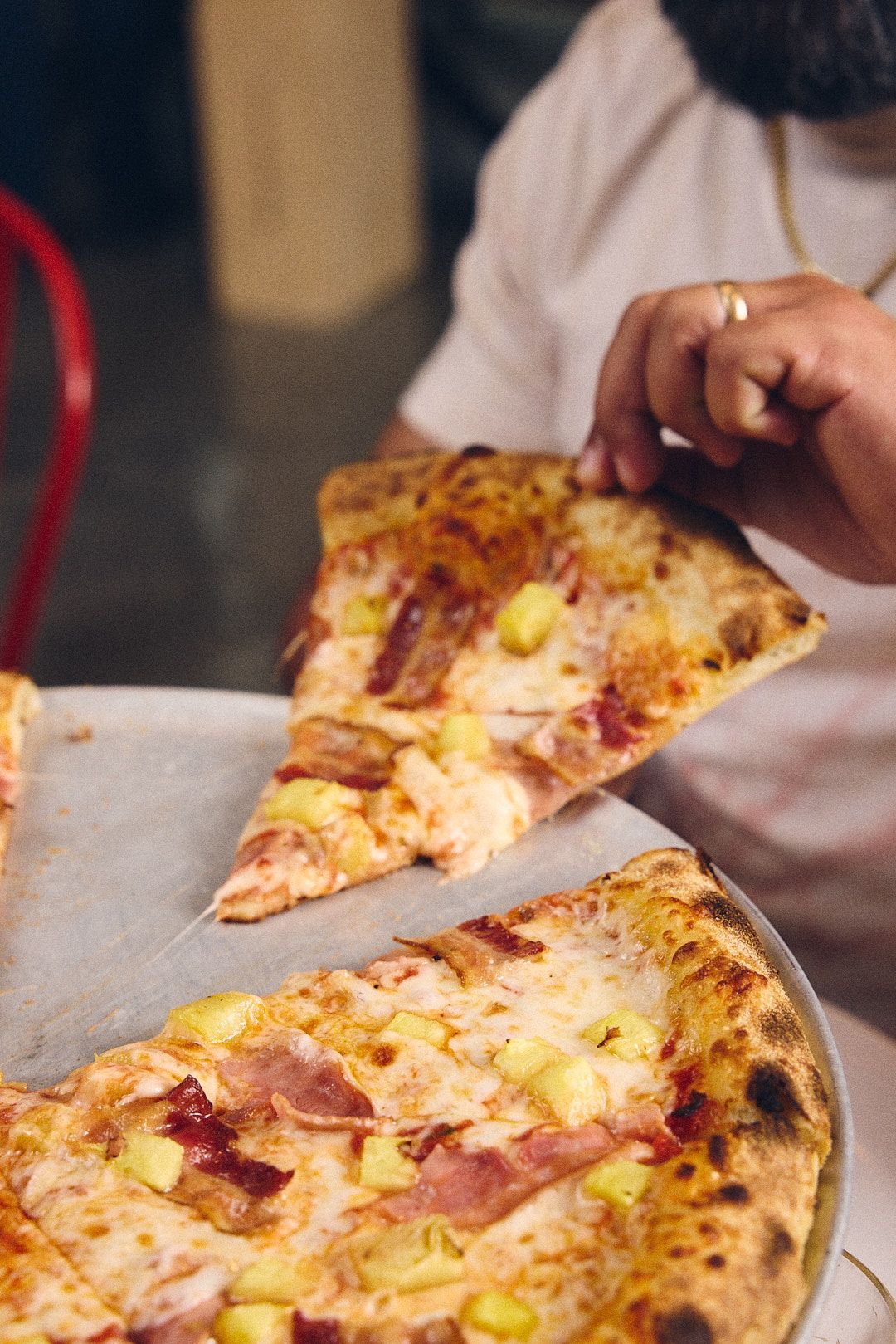 Hawaiian Pizza Near Disney Springs 