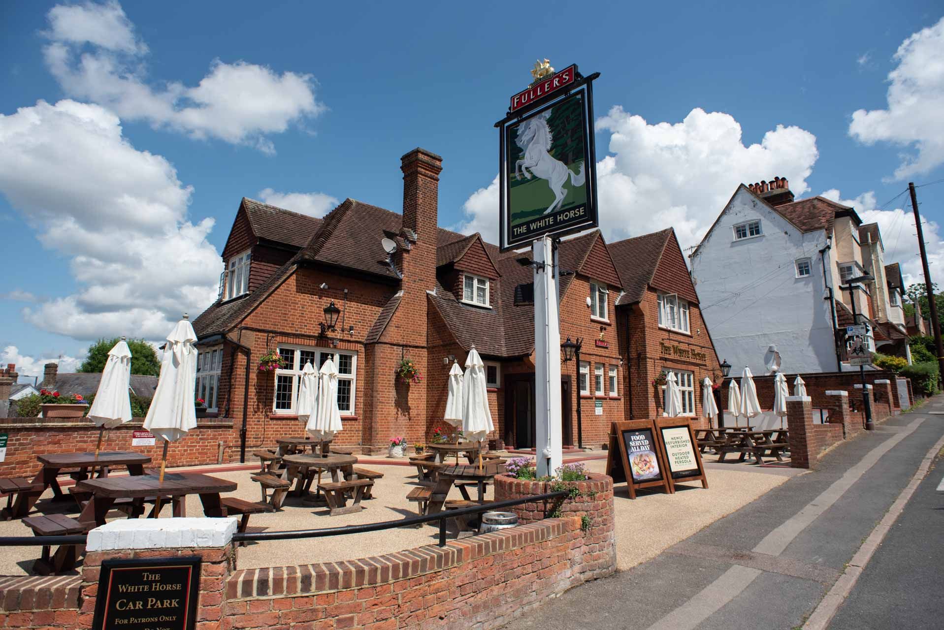Pub & Restaurant | The White Horse | Harrow