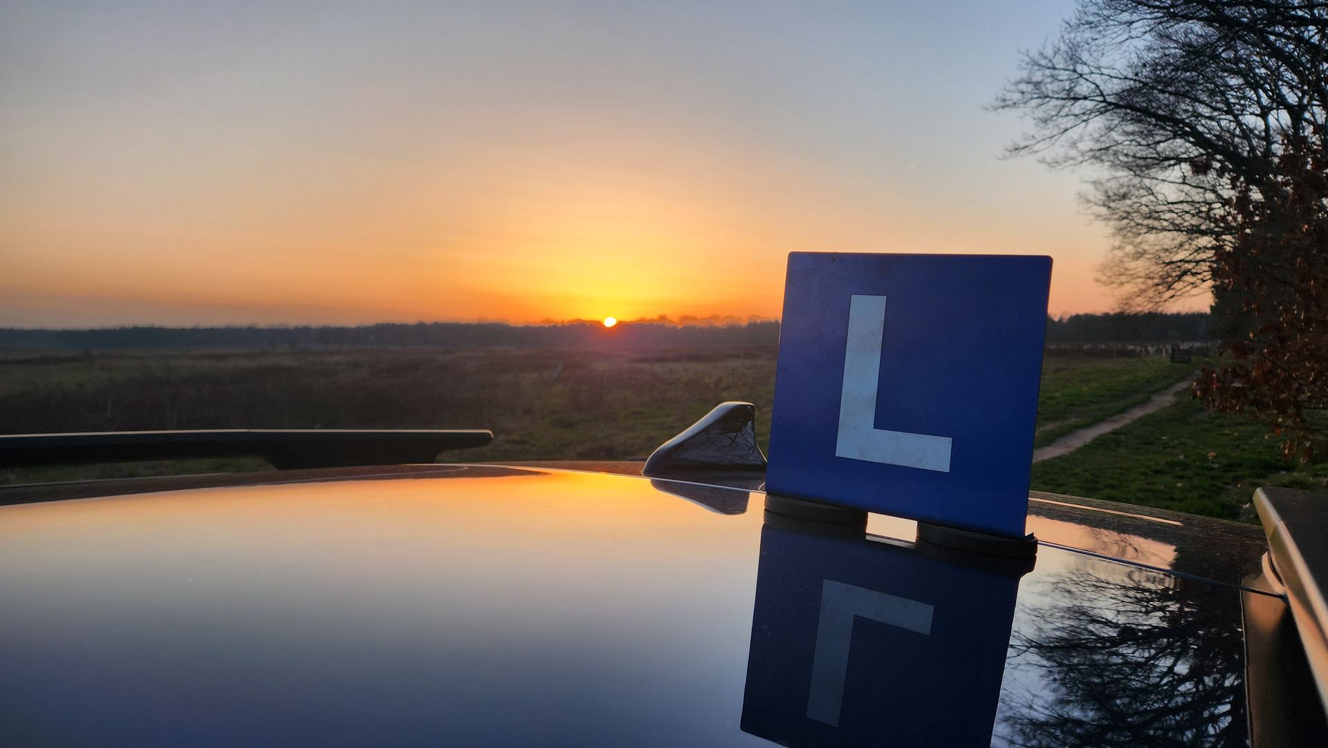 Leren autorijden was nog nooit zo leuk, puur genieten met straks je rijbewijs op zak. start met een proefles bij Q-Rijles.