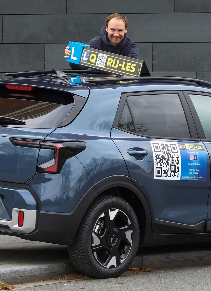 pak kansen altijd met twee handen aan. Start nu de autorijopleiding bij Q-Rijles en haal je rijbewijs.