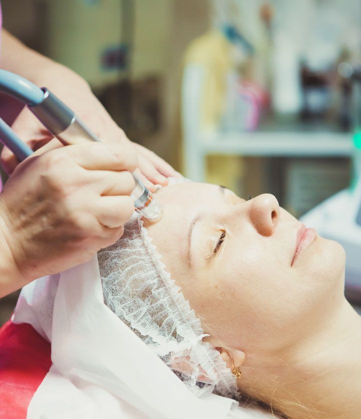 Face hydrolysis and Gas-liquid peeling for face in beauty salon