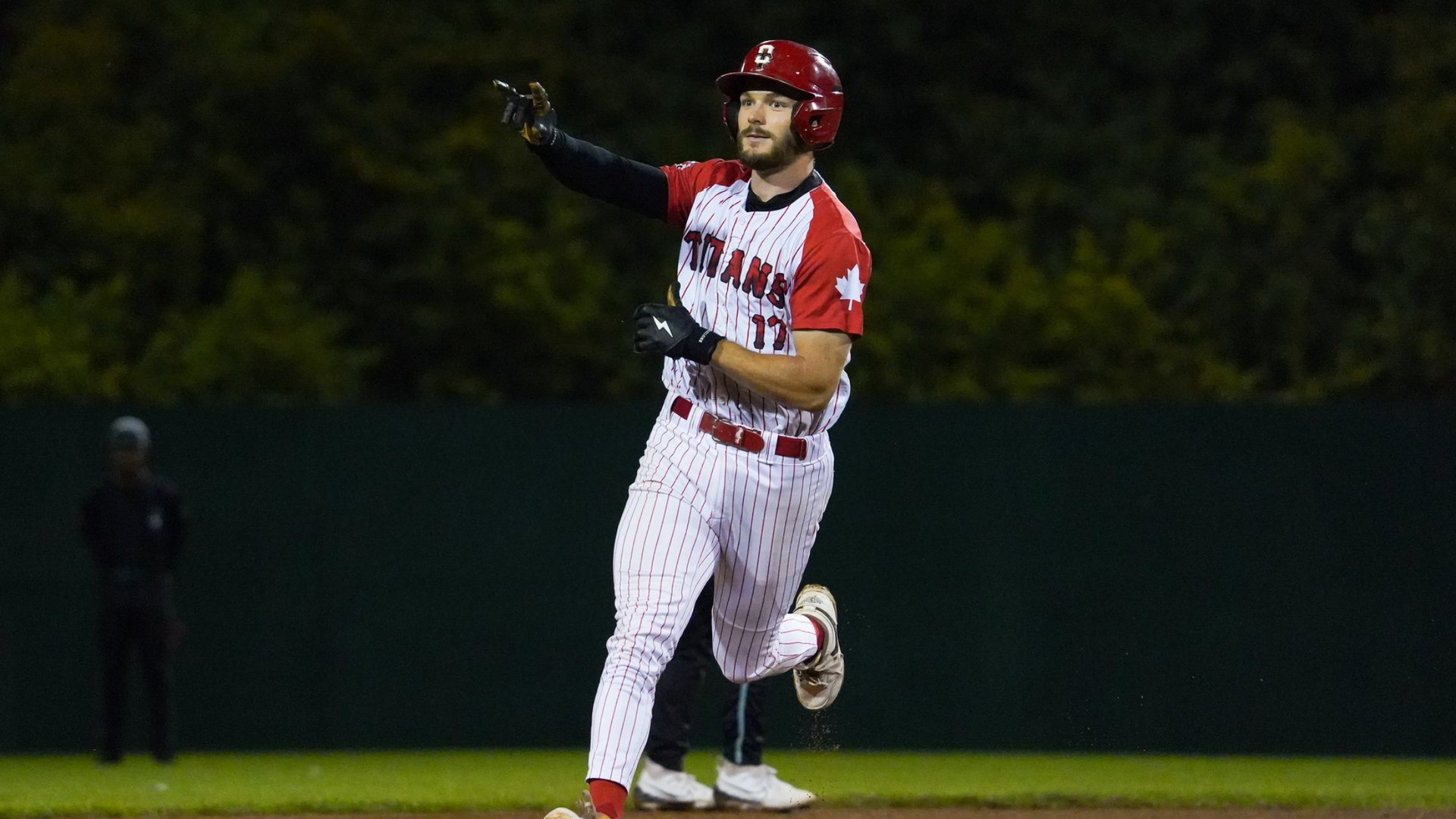 Burr Homers Twice, Titans Roll Past Mud Monsters