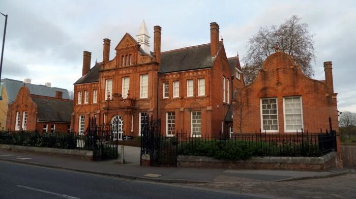 4 Marlow Road