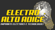 Logo di Electro Alto Adige, azienda elettrica e tecnologica, con il contorno di una lampadina su una mappa dell'Europa.
