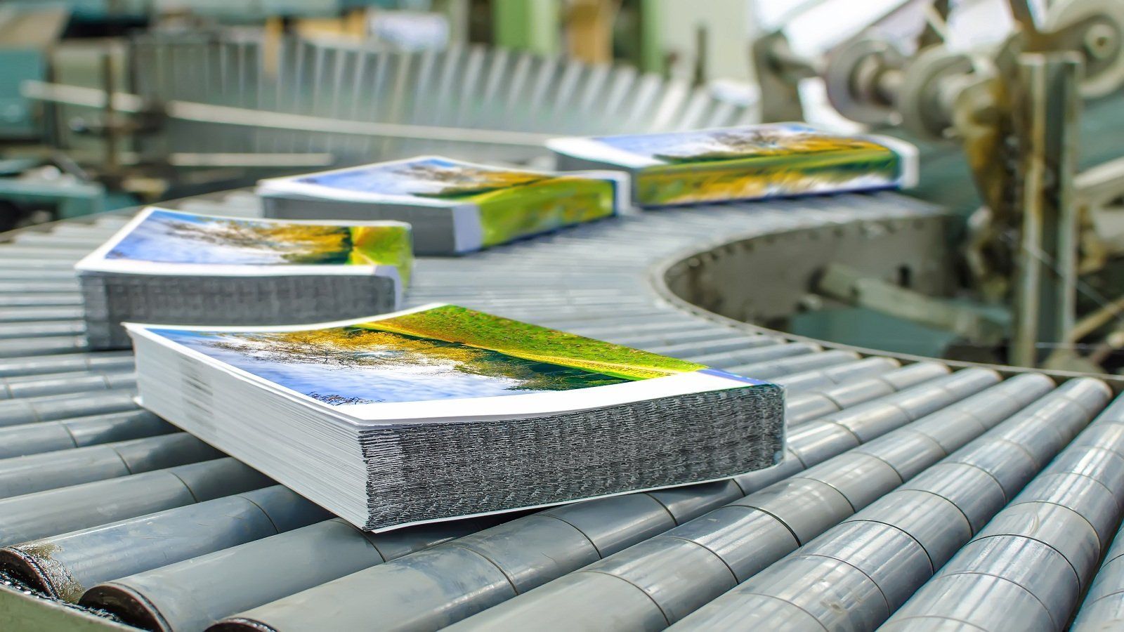 Cataloghi su nastro di distribuzione della macchina da stampa