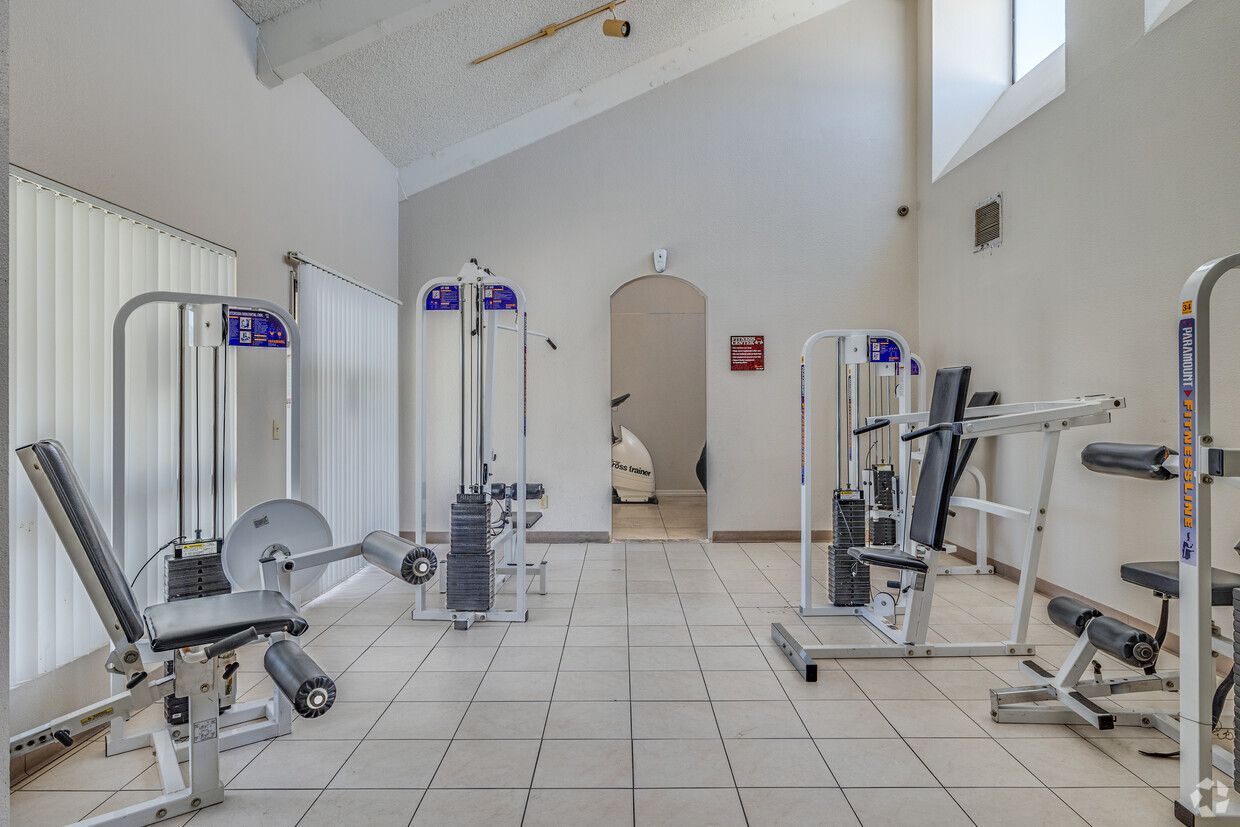 Desert Wind Apartments - Image 5