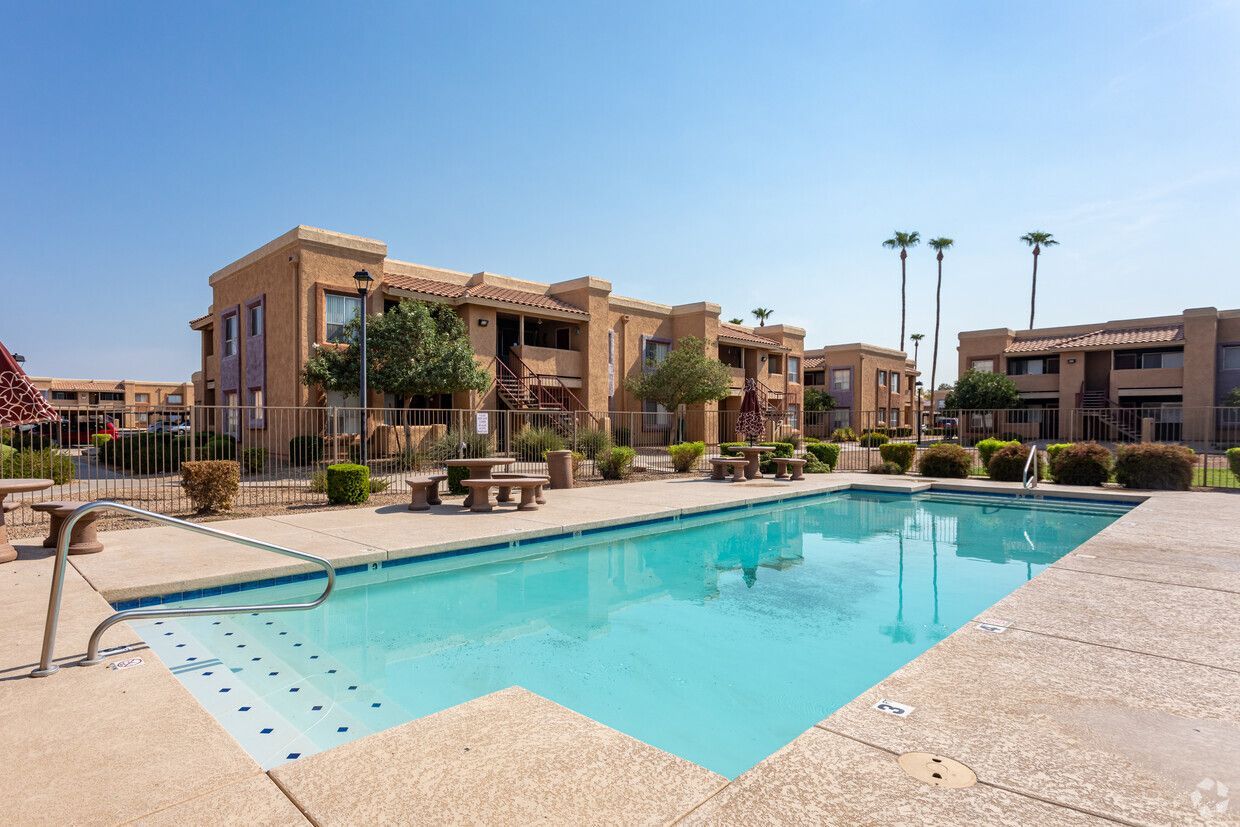 San Marina Apartments - Image 10