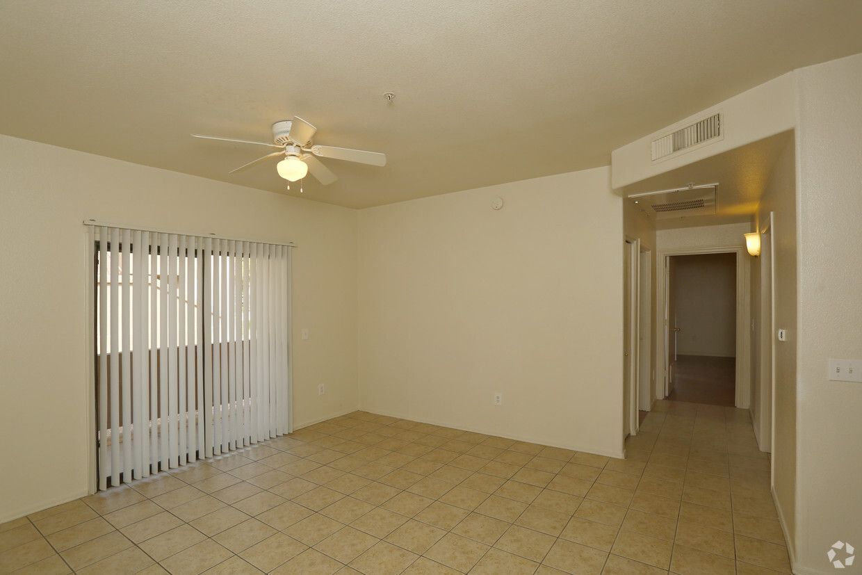 San Remo Apartments - Image 7