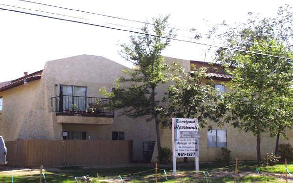 Courtyard Apartments - Image 2