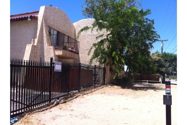 Courtyard Apartments - Image 3