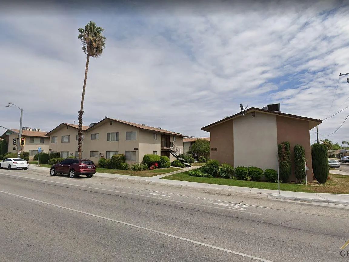 Highland View Apartments - Image 1