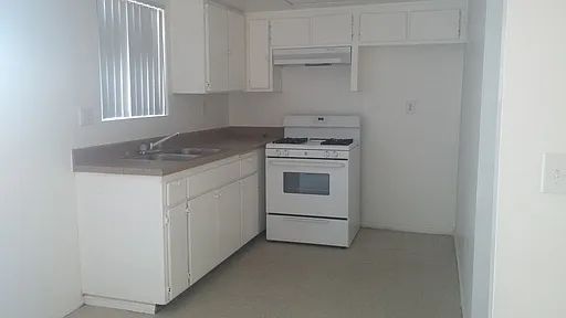 Jade Apartments - Image 3