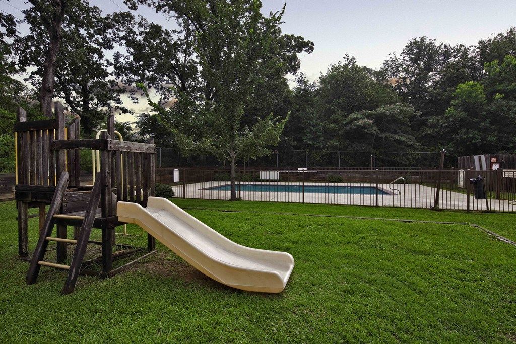 High Pointe Plaza Apartments - Image 11