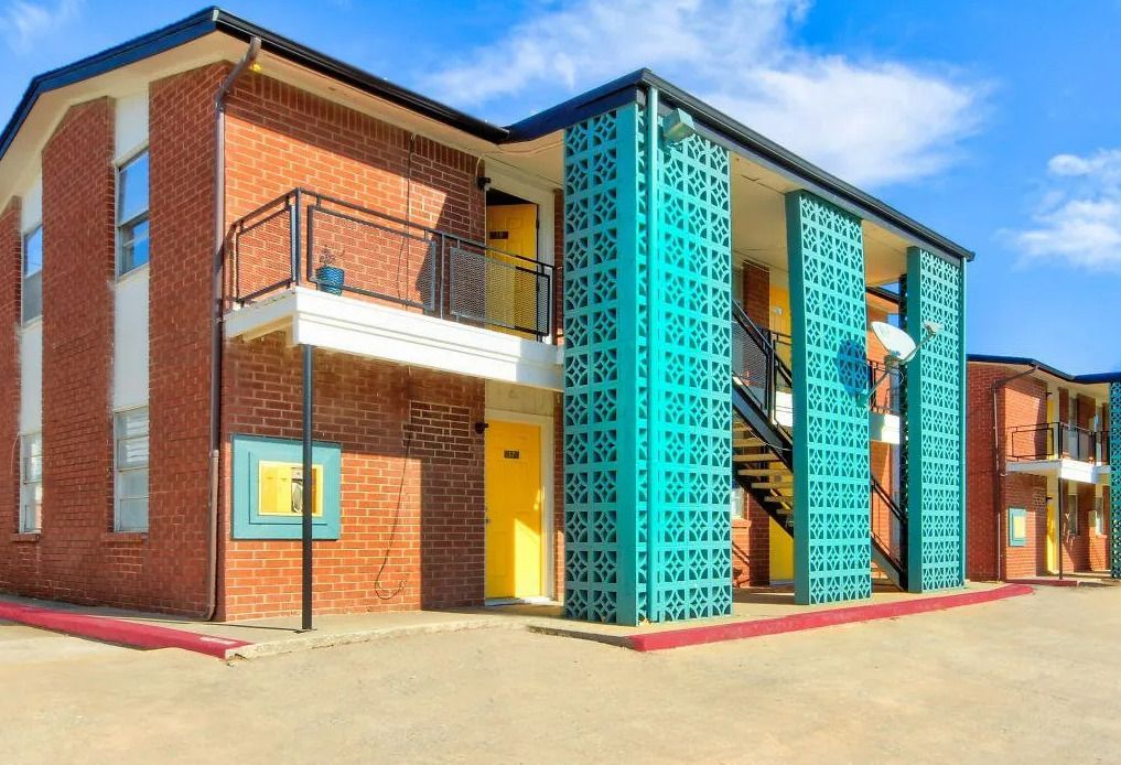 Bradford Square Apartments - Image 1