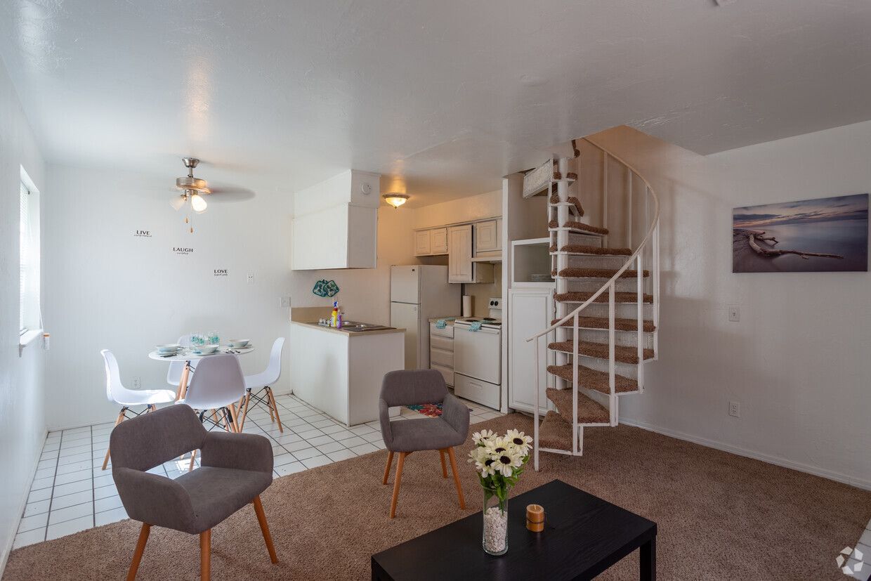 Bradford Square Apartments - Image 4