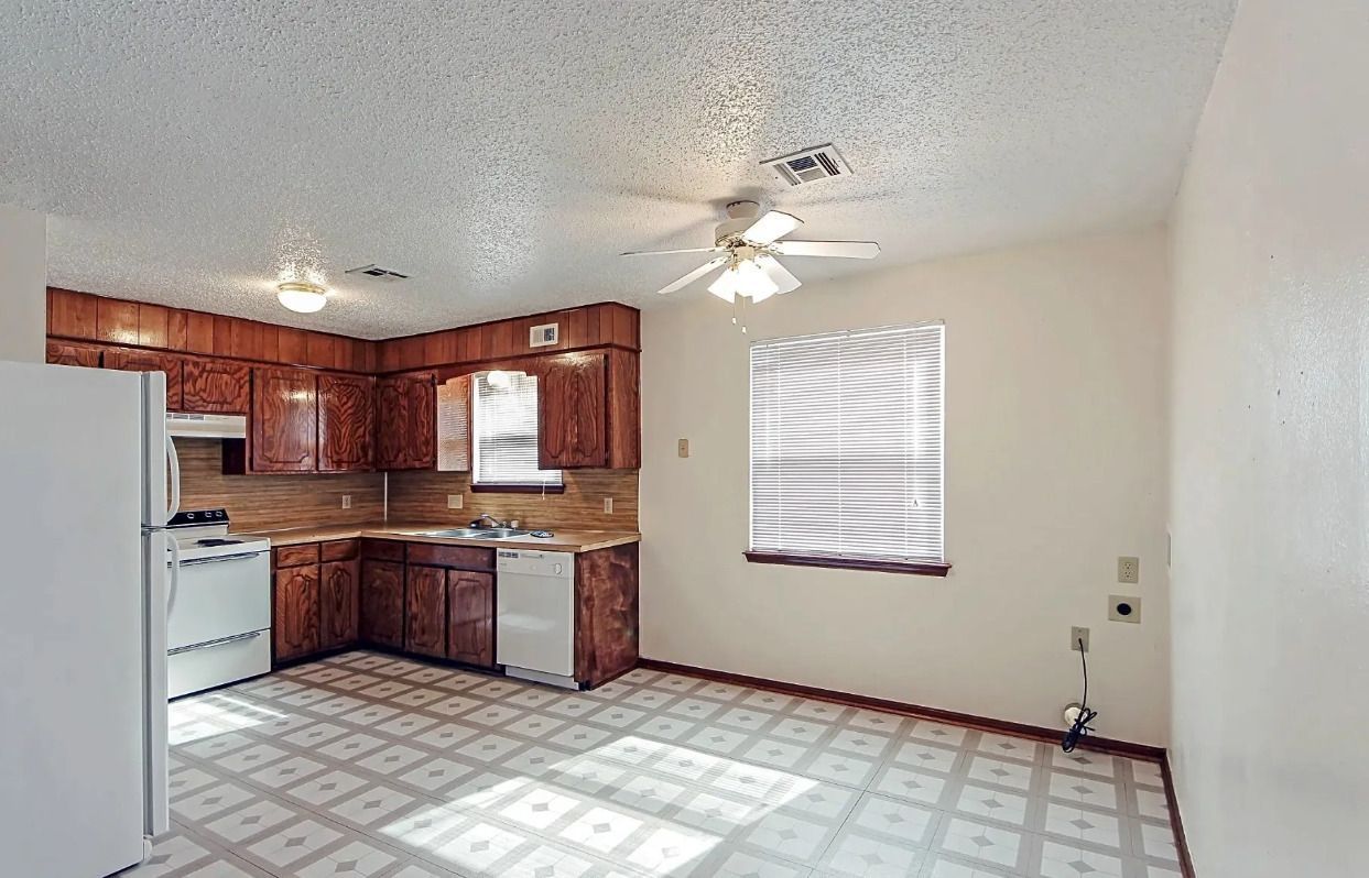 Fox Valley Apartments - Image 3
