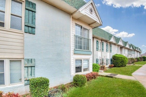 Garland Square Apartments - Image 1