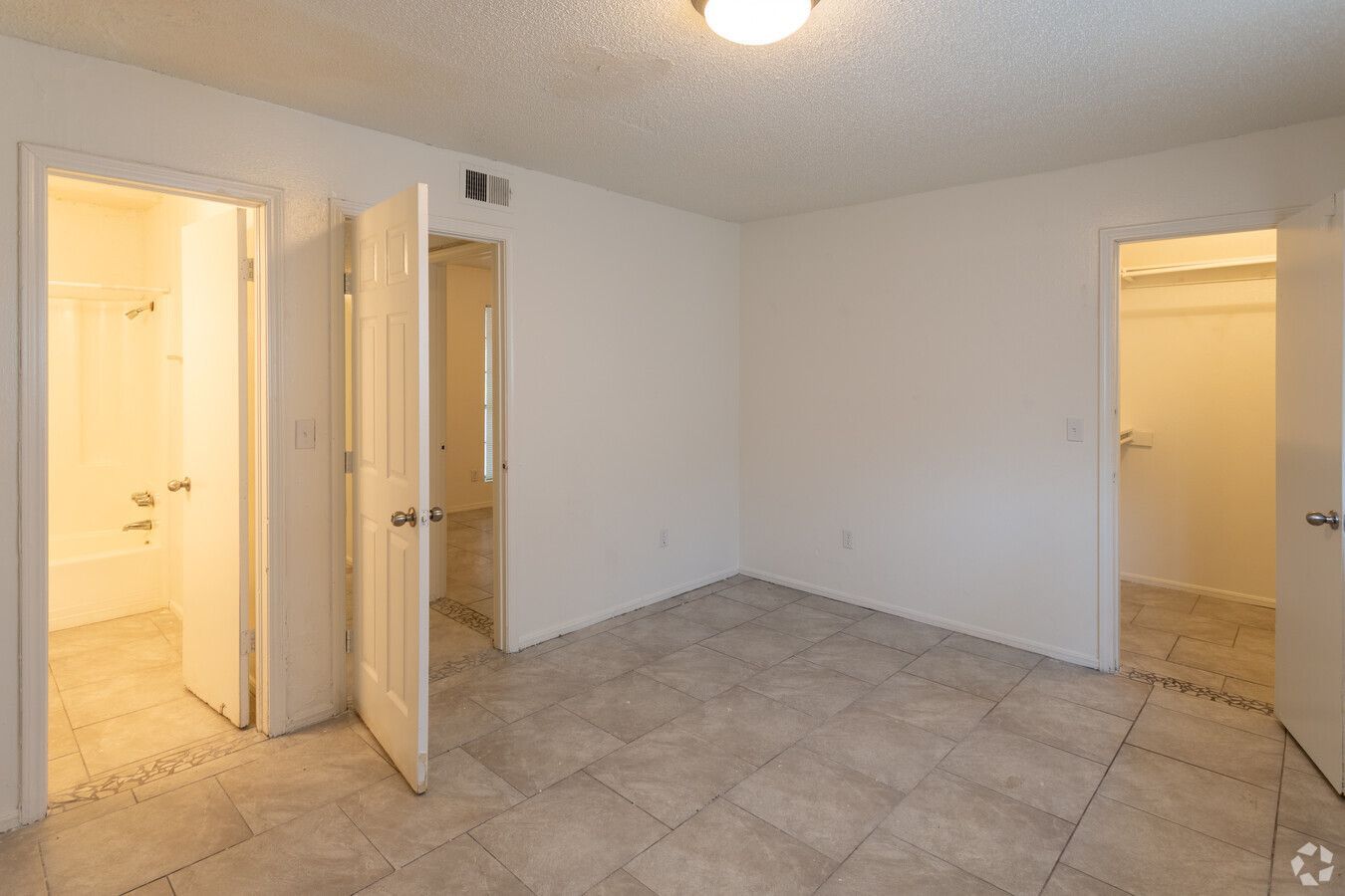 Sonterra Apartments - Image 5