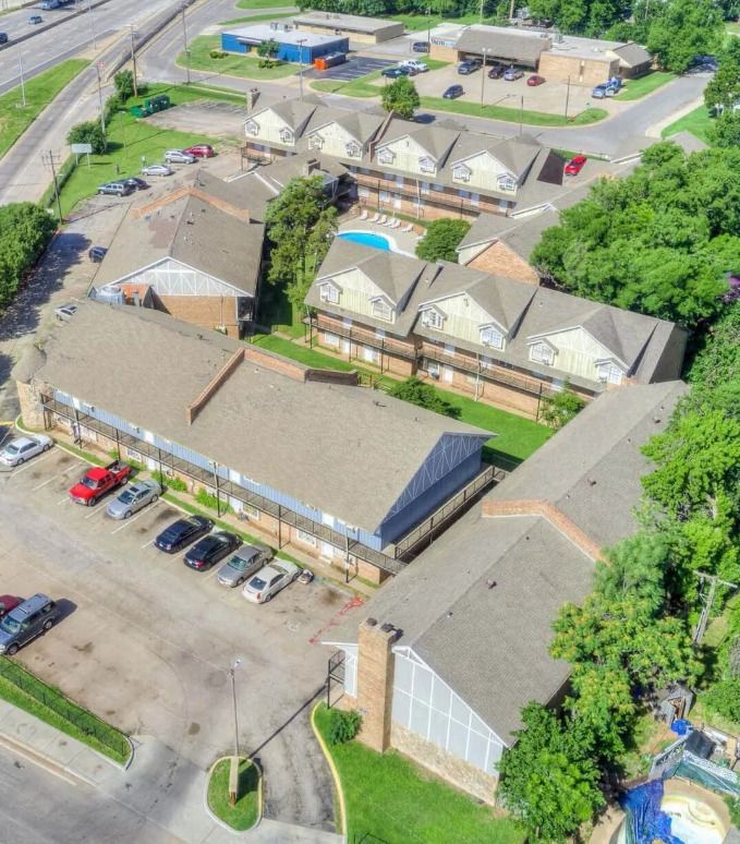 The Pines Apartments - Image 2