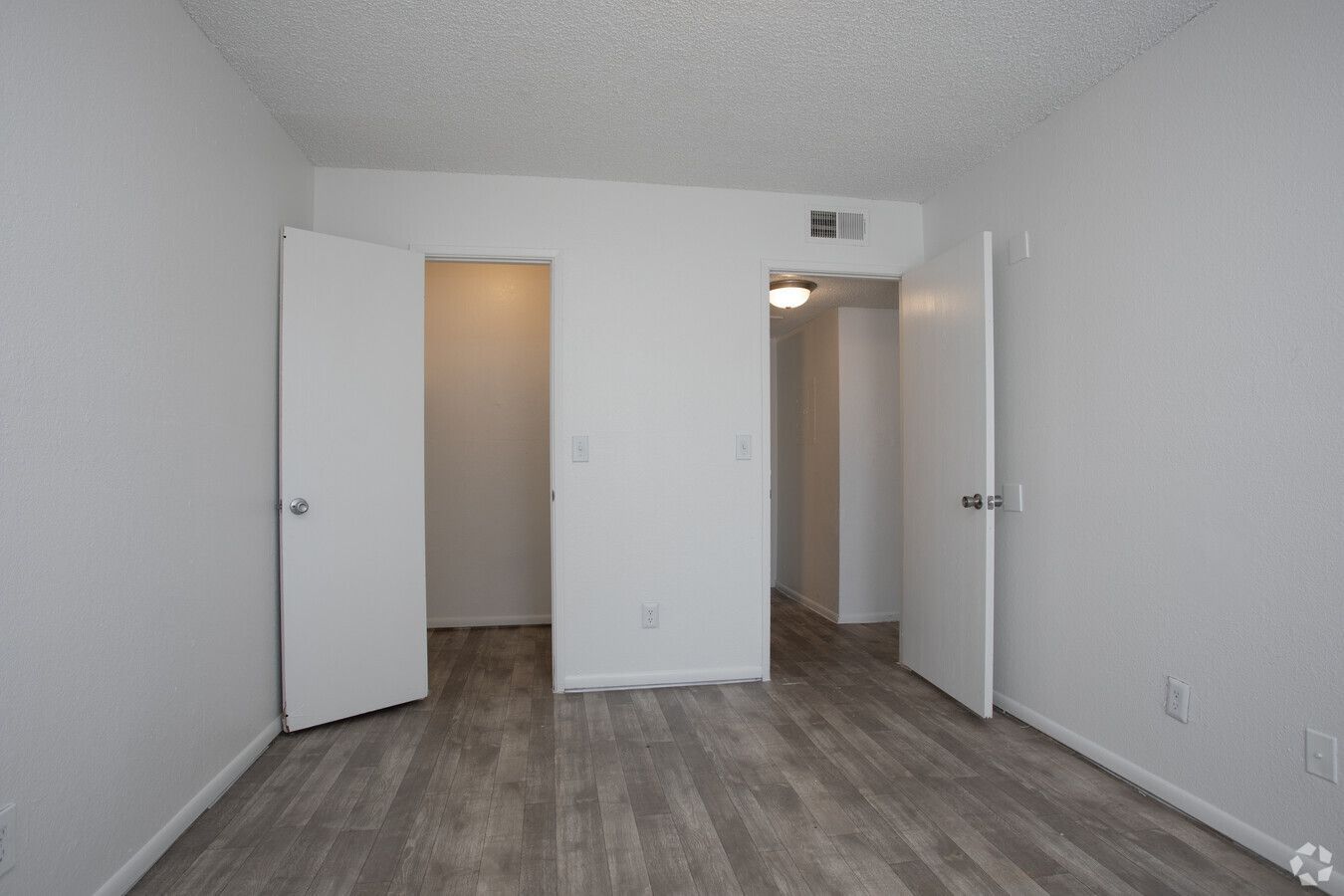 Mountain Lakes Apartments  - Image 7