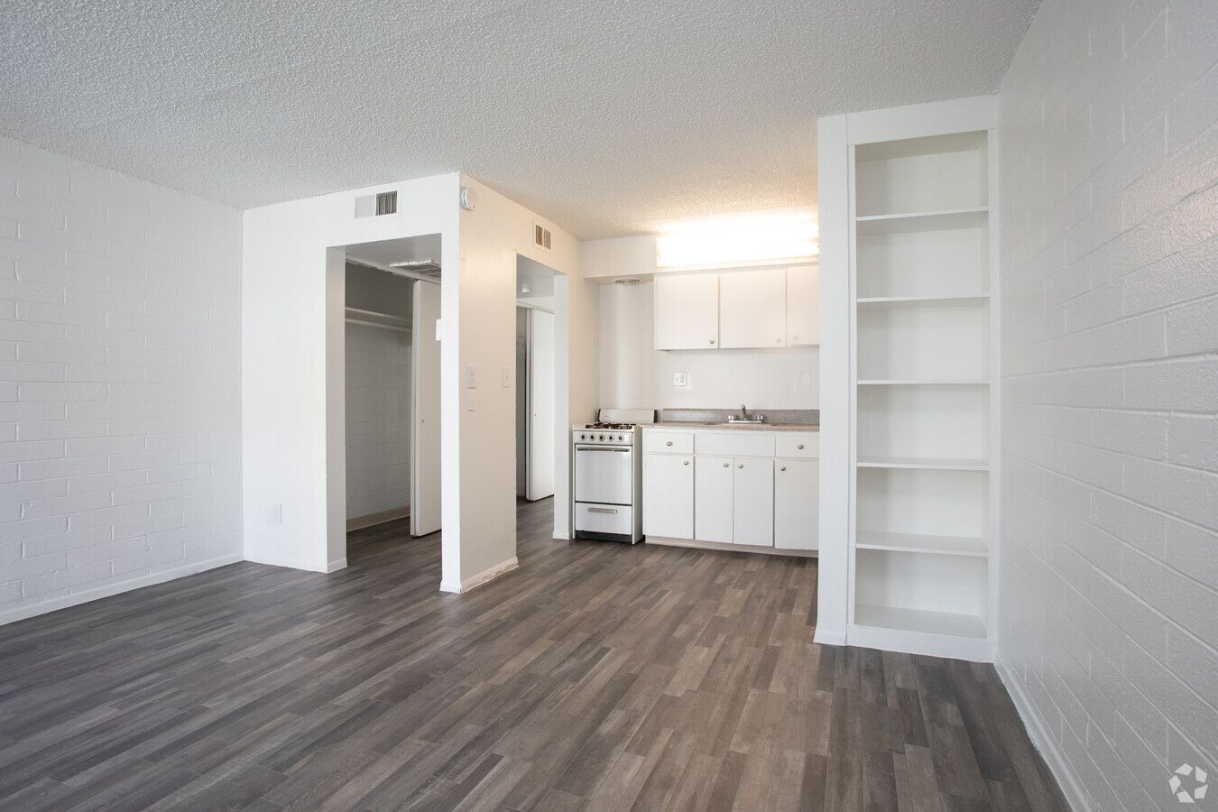 The Retro Apartments - Image 10