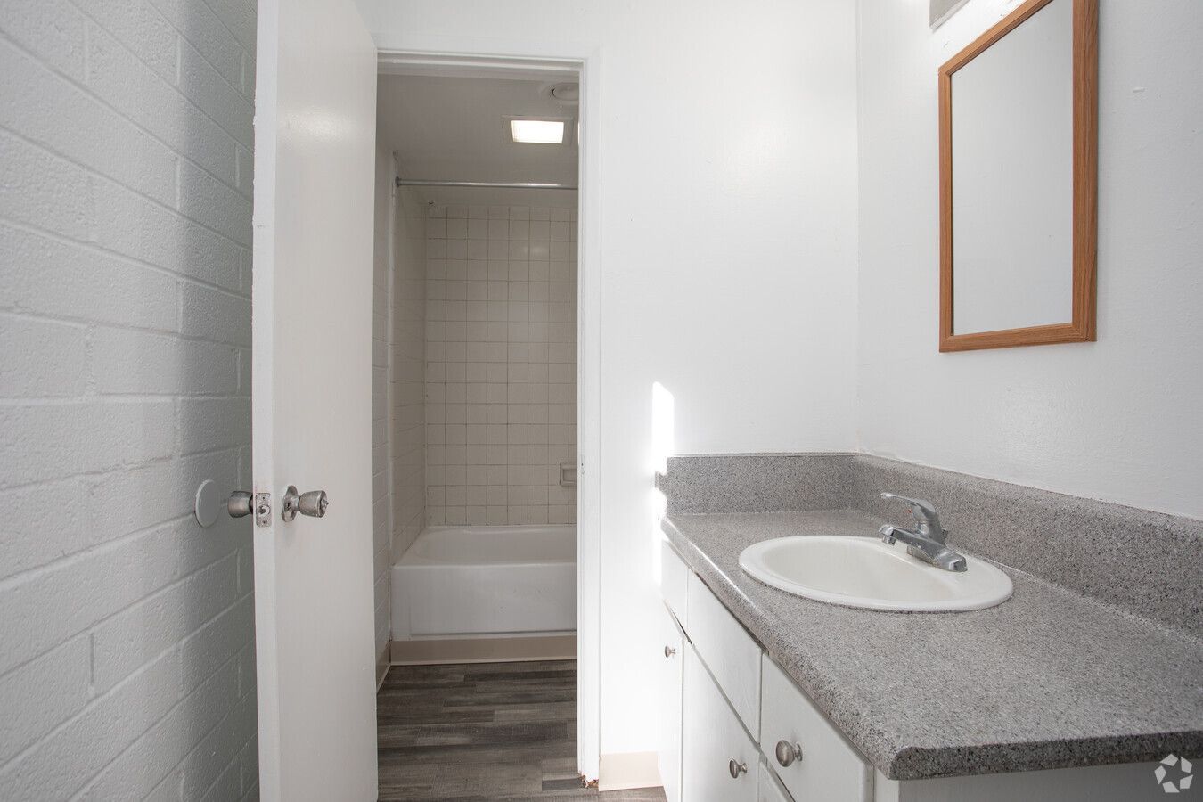 The Retro Apartments - Image 13