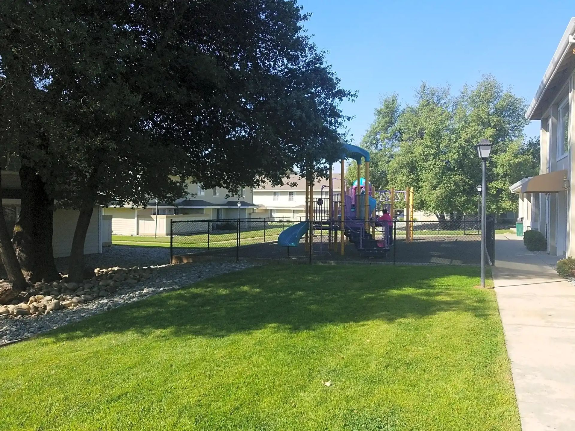 Shadowbrook Apartments - Image 5