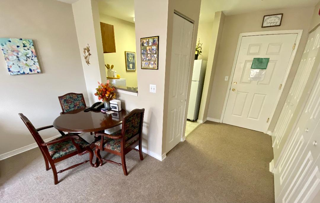 model living 2