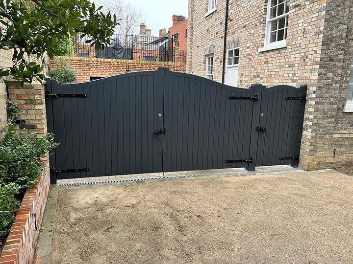 Key Factors to Consider Before Buying Driveway Gates