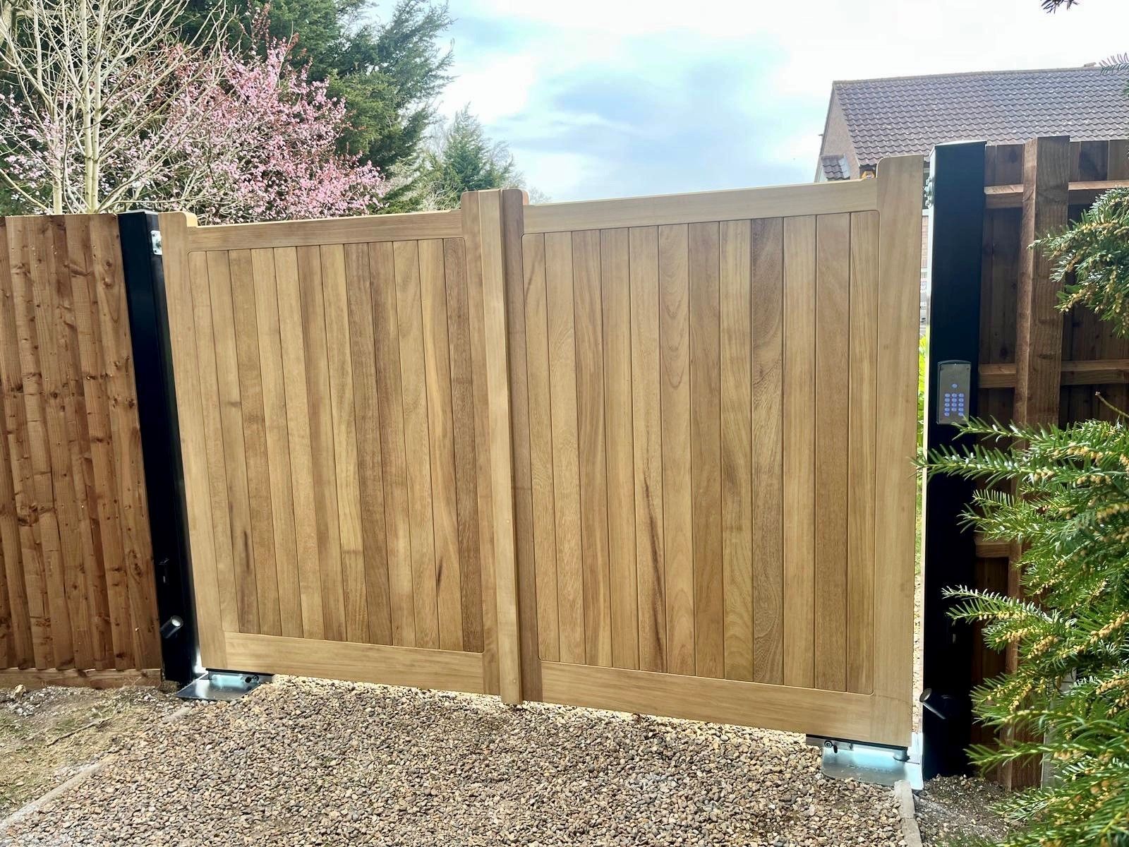 Hadleigh Gates 10