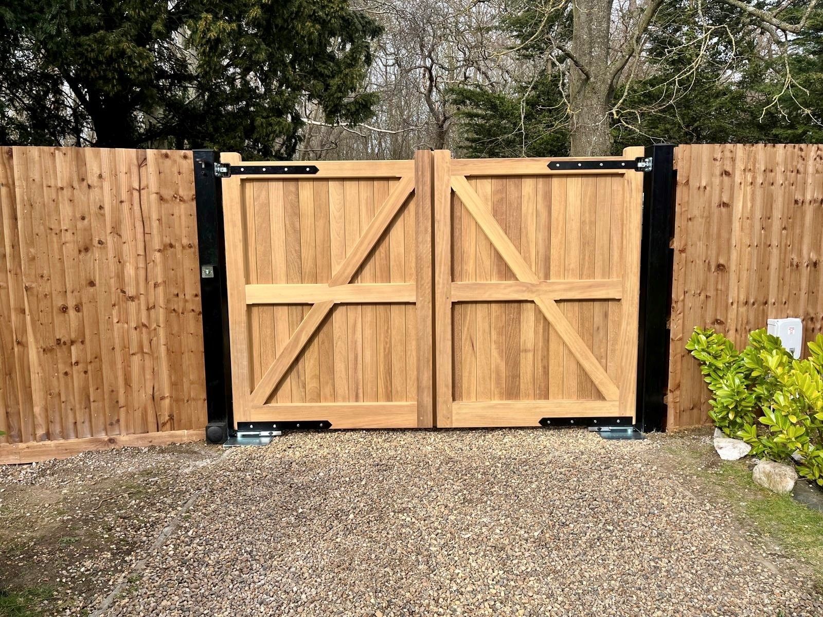 Hadleigh Gates 6