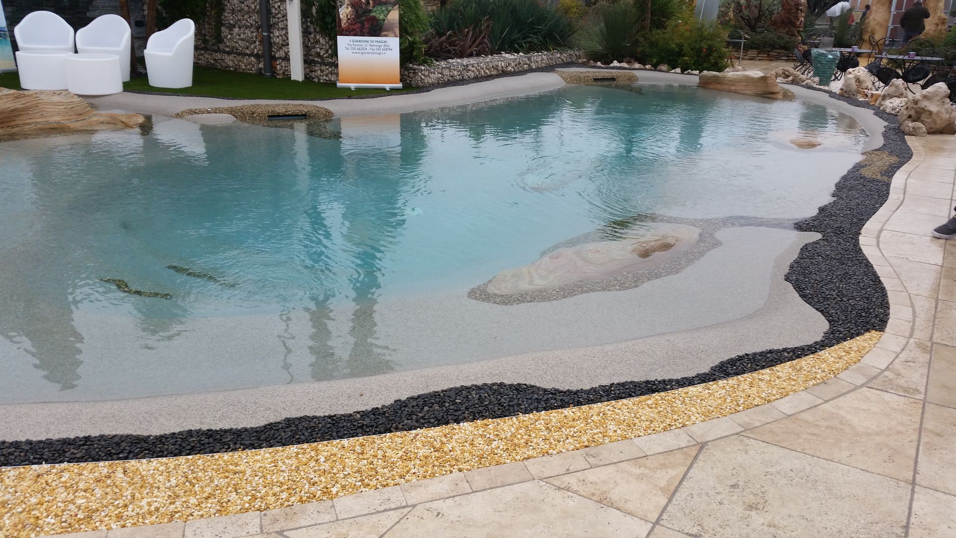 Piscina - International Pietre