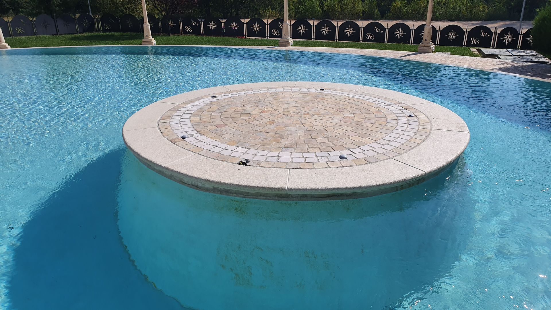 Piscina 2 - International Pietre