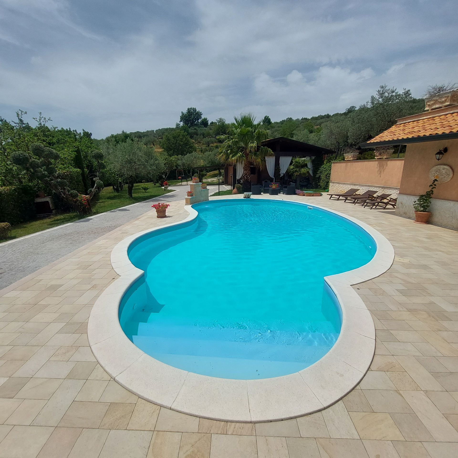 Piscina 9 - International Pietre