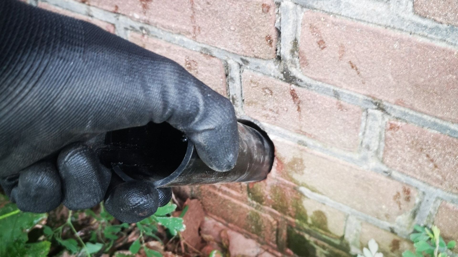 Koker 50mm geplaatst kruipruimte ventilatie 