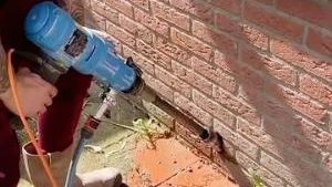 Kruipruimte ventilatie aanbrengen boren 