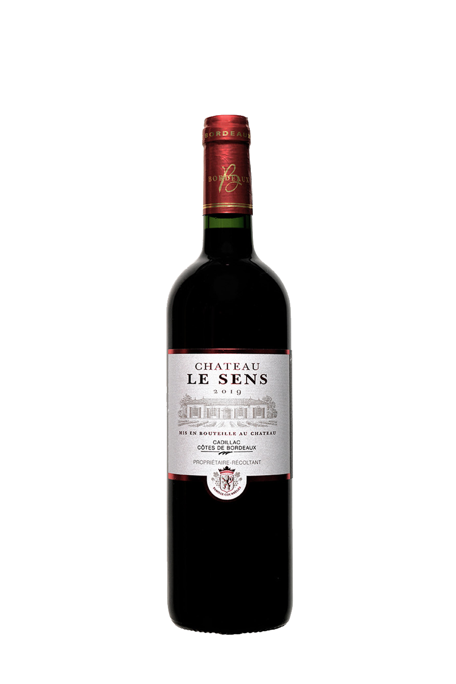Une bouteille de vin rouge avec un bouchon rouge sur fond blanc.