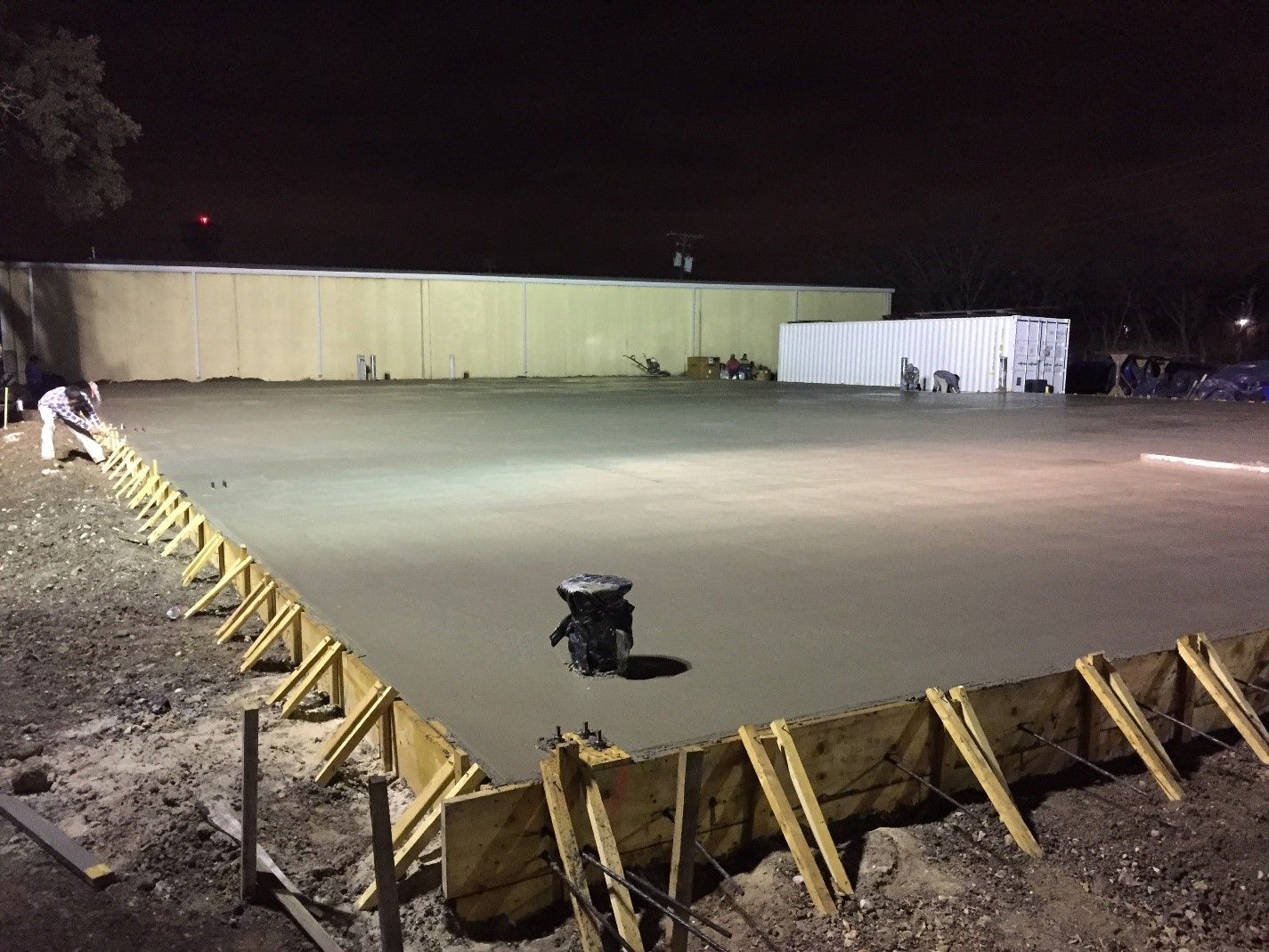 Fig. 2—Monolithic concrete placement with no control joints.
